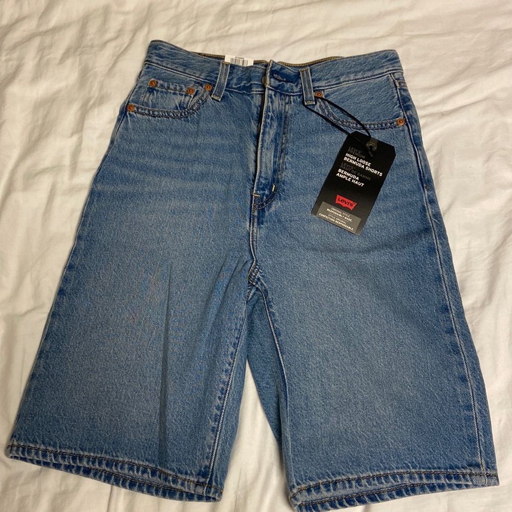 Levi’s • High Loose Bermuda Short